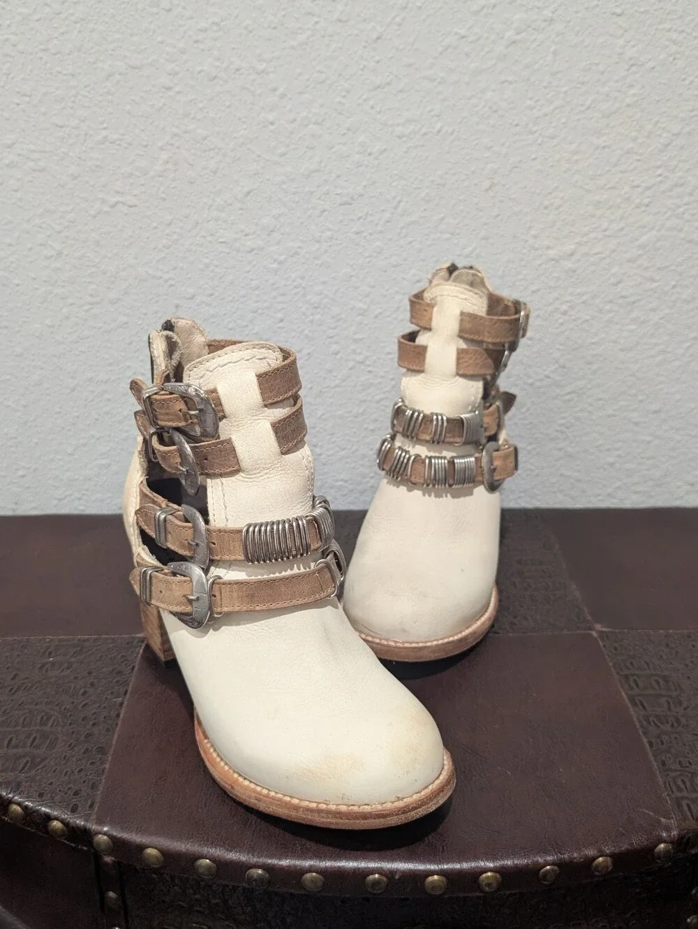 FreeBird SAVANNAH Beige Ivory Ankle Boots size 7